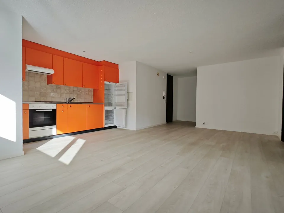 AIROLO - Helles 3.5-Zimmer-Apartment im 3. Stock mit Aufzug