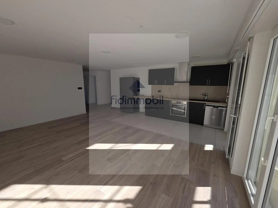 4 Zimmer Wohnung in La Chaux-de-Fonds – Foto 2 von 8