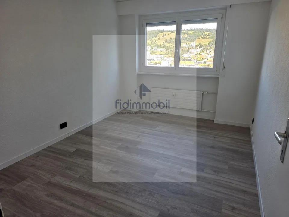 4 Zimmer Wohnung in La Chaux-de-Fonds – Foto 5 von 8