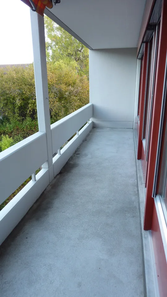 Charming 4-room apartment with balcony in Bern-Bümpliz – photo 18 of 19