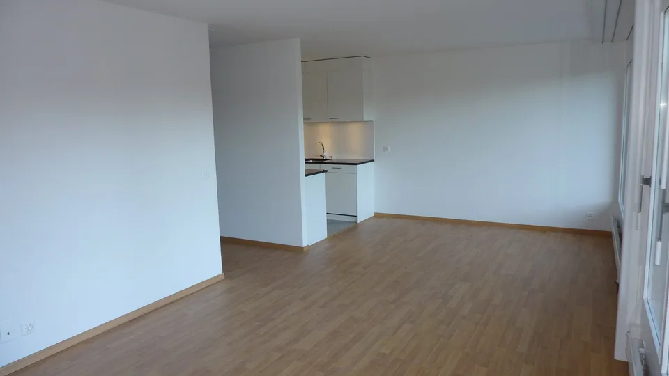 Charming 4-room apartment with balcony in Bern-Bümpliz – photo 8 of 19