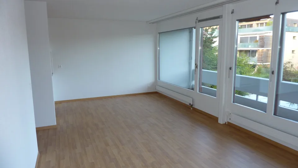 Charming 4-room apartment with balcony in Bern-Bümpliz – photo 10 of 19