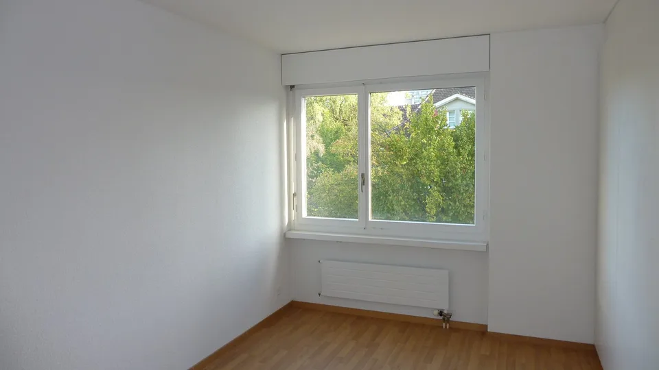 Charming 4-room apartment with balcony in Bern-Bümpliz – photo 14 of 19