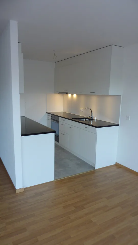 Charming 4-room apartment with balcony in Bern-Bümpliz – photo 3 of 19