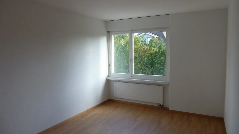 Charming 4-room apartment with balcony in Bern-Bümpliz – photo 11 of 19