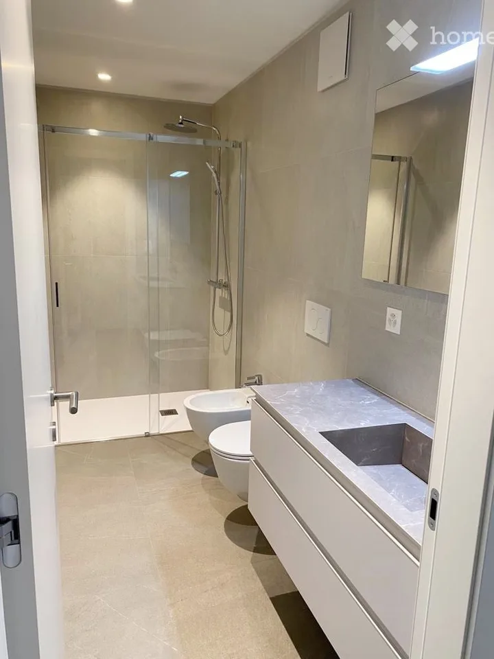 Geräumige 3.5-Zimmer-Wohnung im Zentrum von Lugano – Foto 2 von 5
