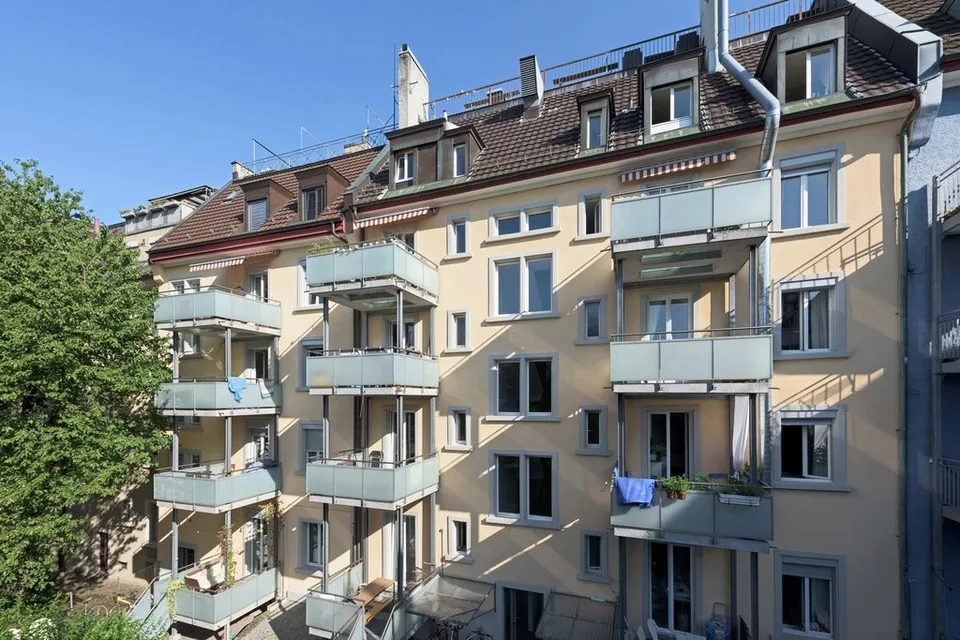 Appartamento in vecchio edificio ristrutturato vicino a Goldbrunnenplatz – foto 2 di 9