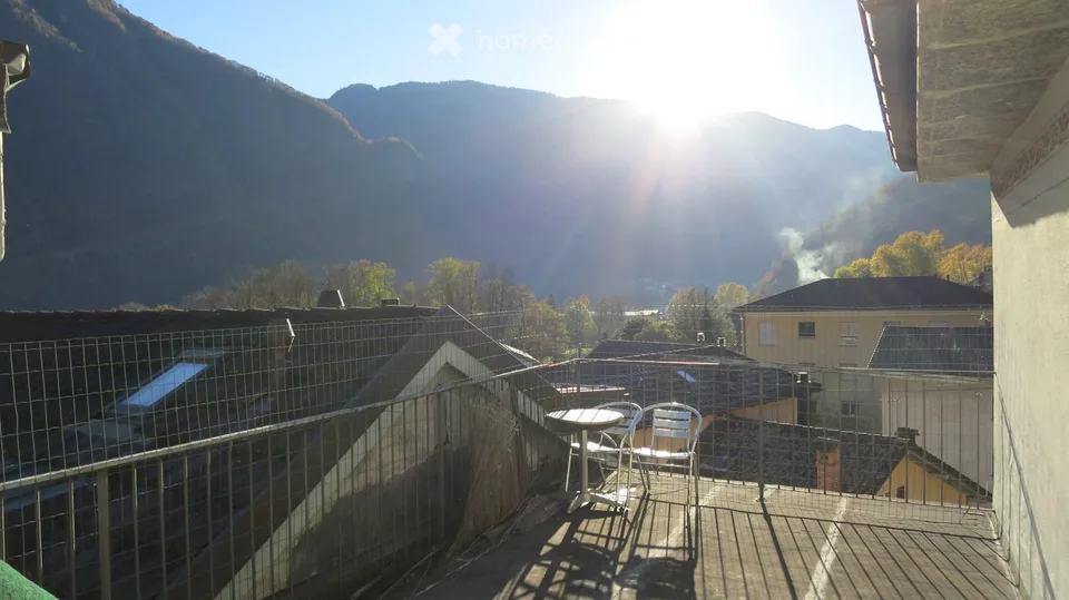 Appartamento con grande terrazza - Dachwohnung im Grono