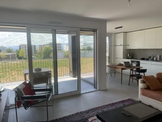 Appartement lumineux de 3,5 pièces avec grand balcon