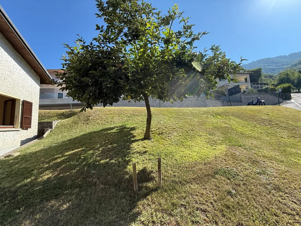 Casa unifamiliare, ampliabile, comoda con due ampi garage – foto 6 di 9