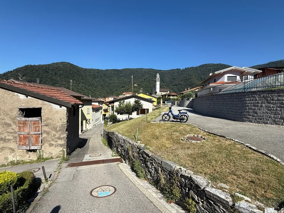 Casa unifamiliare, ampliabile, comoda con due ampi garage – foto 5 di 9