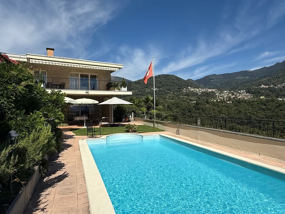 Villetta Uni o Bifamiliare con bella vista aperta e piscina – foto 3 di 10