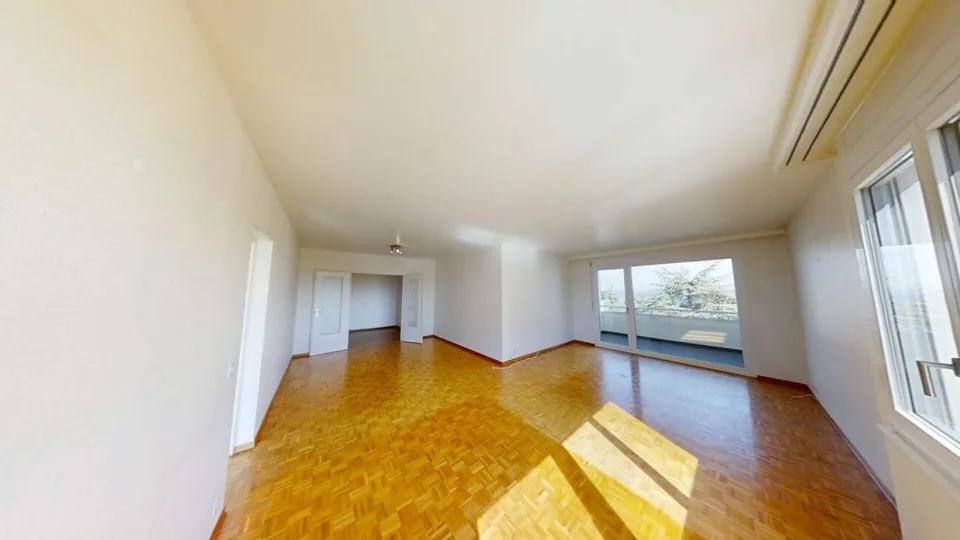 Wohnung mit 6 Zimmern und schöner Aussicht auf den See – Foto 2 von 13