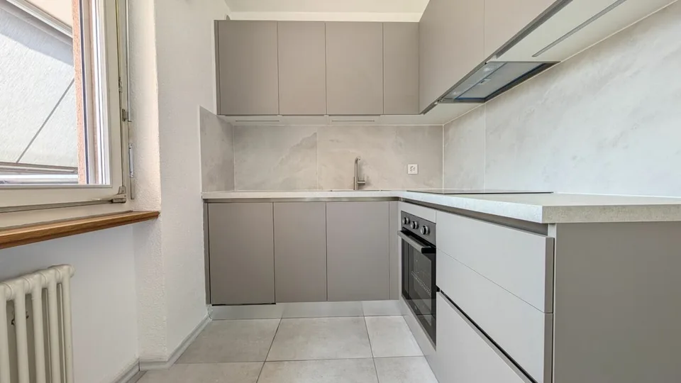 LOCATION À COURT TERME TOUT COMPRIS - Appartement meublé accueillant avec vue sur le lac