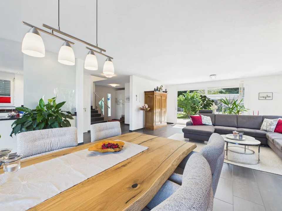 Well-maintained single-family house with plenty of space and maximum privacy – photo 6 of 13