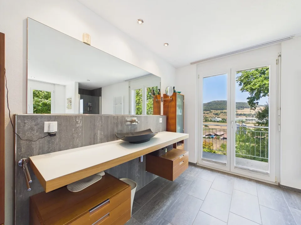 Well-maintained single-family house with plenty of space and maximum privacy – photo 9 of 13
