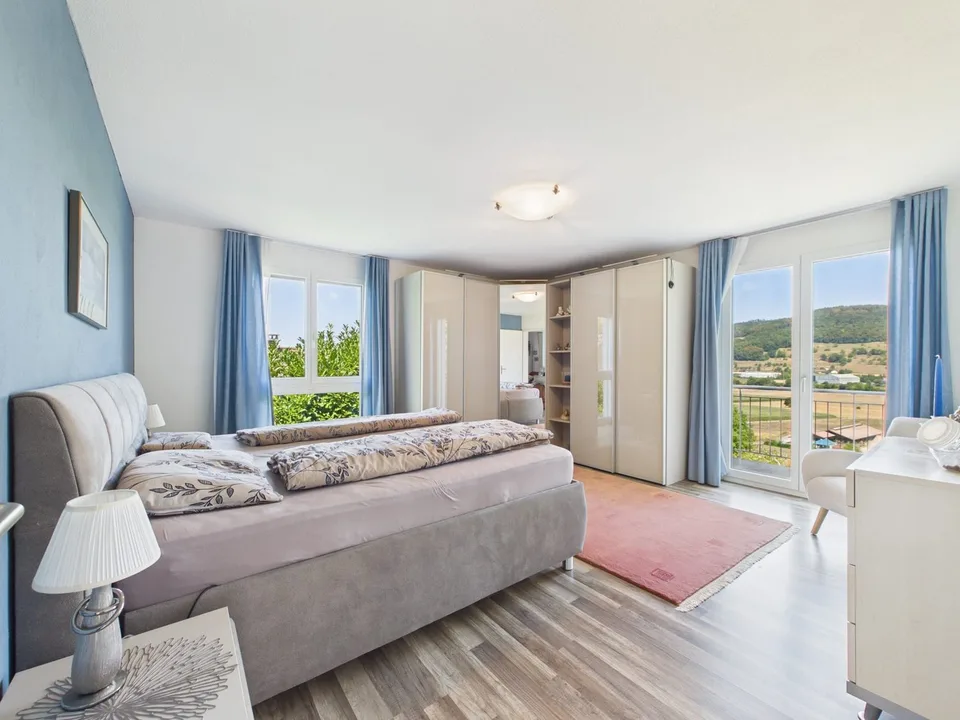 Well-maintained single-family house with plenty of space and maximum privacy – photo 10 of 13