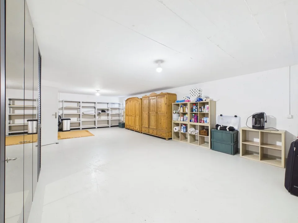 Well-maintained single-family house with plenty of space and maximum privacy – photo 11 of 13