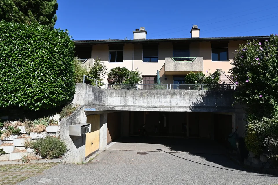 Reihenhaus-Villa in der Nähe des Sees mit zwei Terrassen – Foto 5 von 12