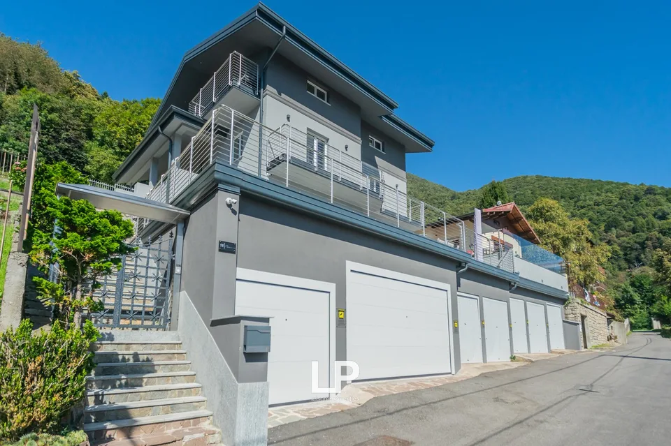 Villa de luxe entre le lac de Côme et les montagnes – photo 4 sur 13