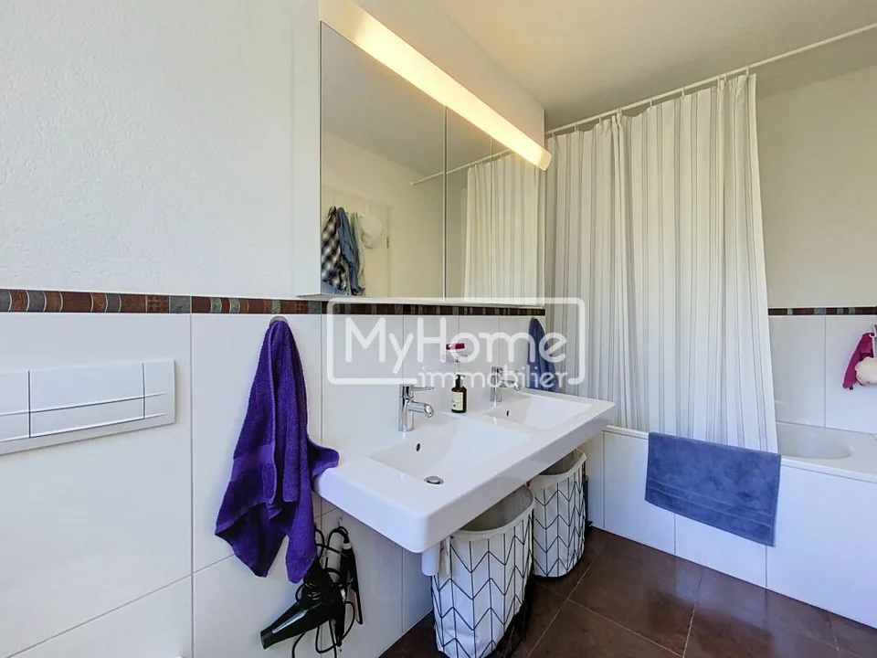 Spacieux appartement de 4,5 pièces avec un grand balcon d'angle dans un environnement résidentiel recherché – photo 11 sur 21