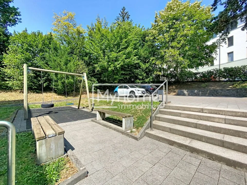 Spacieux appartement de 4,5 pièces avec un grand balcon d'angle dans un environnement résidentiel recherché – photo 17 sur 21