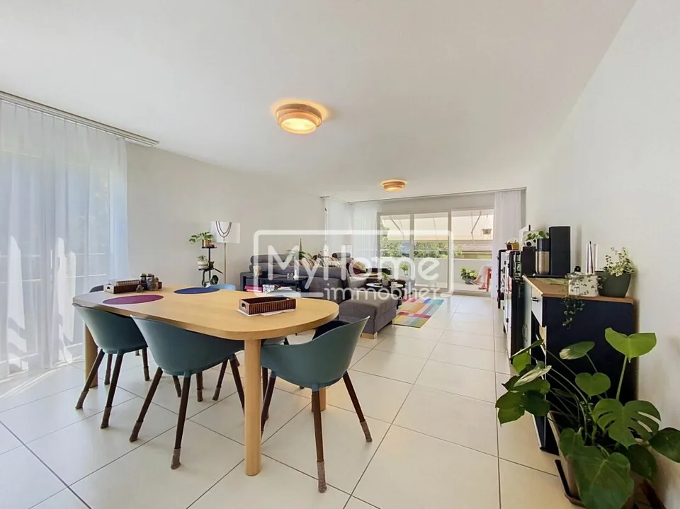 Spacieux appartement de 4,5 pièces avec un grand balcon d'angle dans un environnement résidentiel recherché – photo 4 sur 21