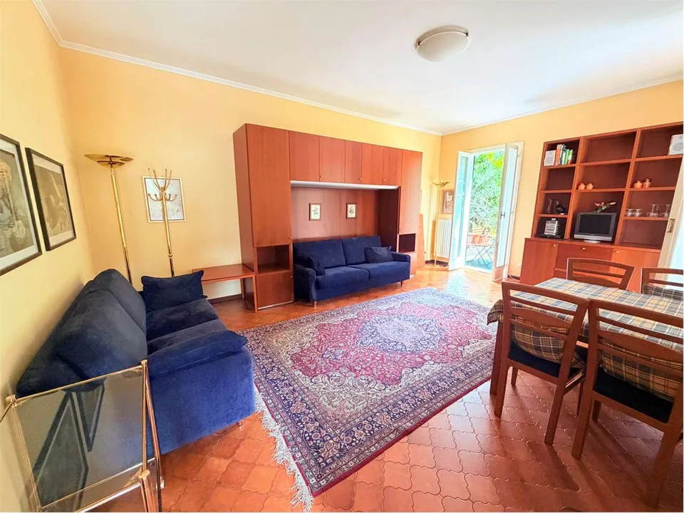 Grazioso monolocale in una posizione tranquilla e soleggiata con pisci – foto 3 di 13