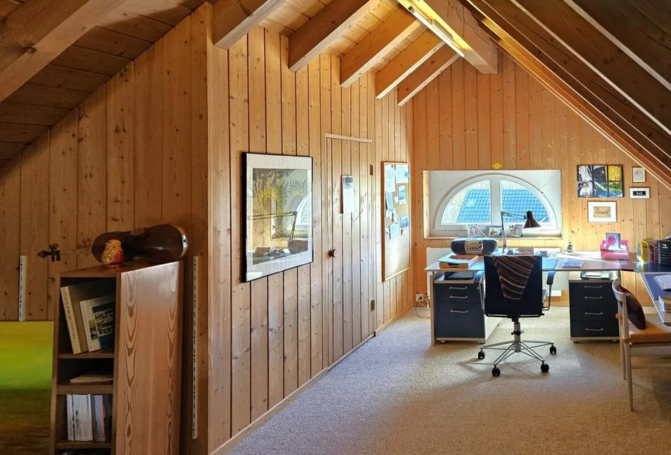 Maison de famille spacieuse et bien entretenue de 8,5 pièces à vendre sur le bord sud du vieux centre villageois d'Elgg – photo 14 sur 15