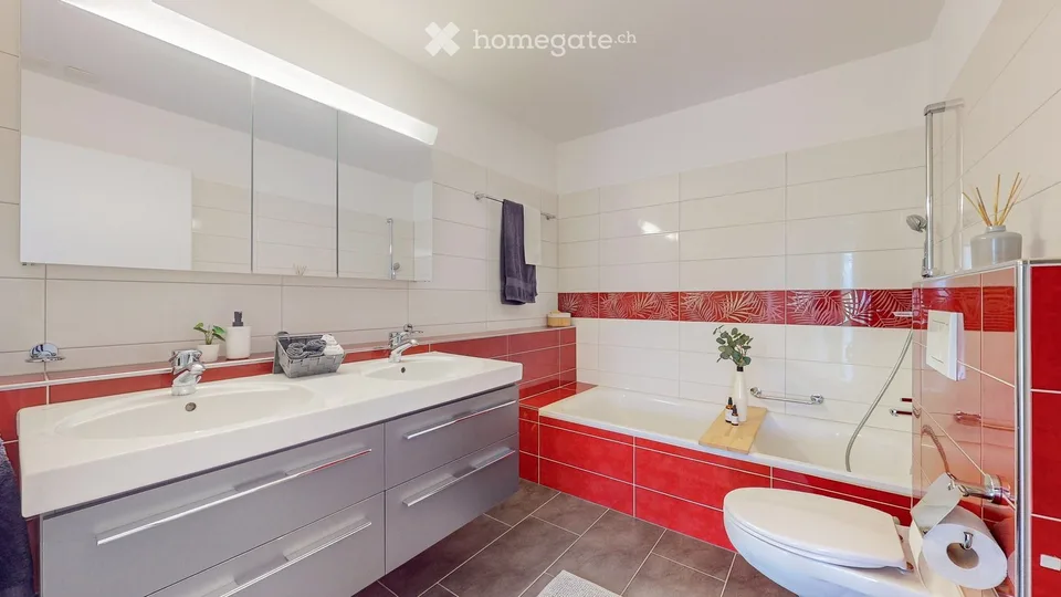 Appartamento moderno e soleggiato con standard Minergie a Tann