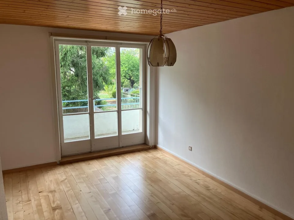 Charaktervolle 4-Zimmer-Wohnung in Cornaux NE – sofort verfügbar
