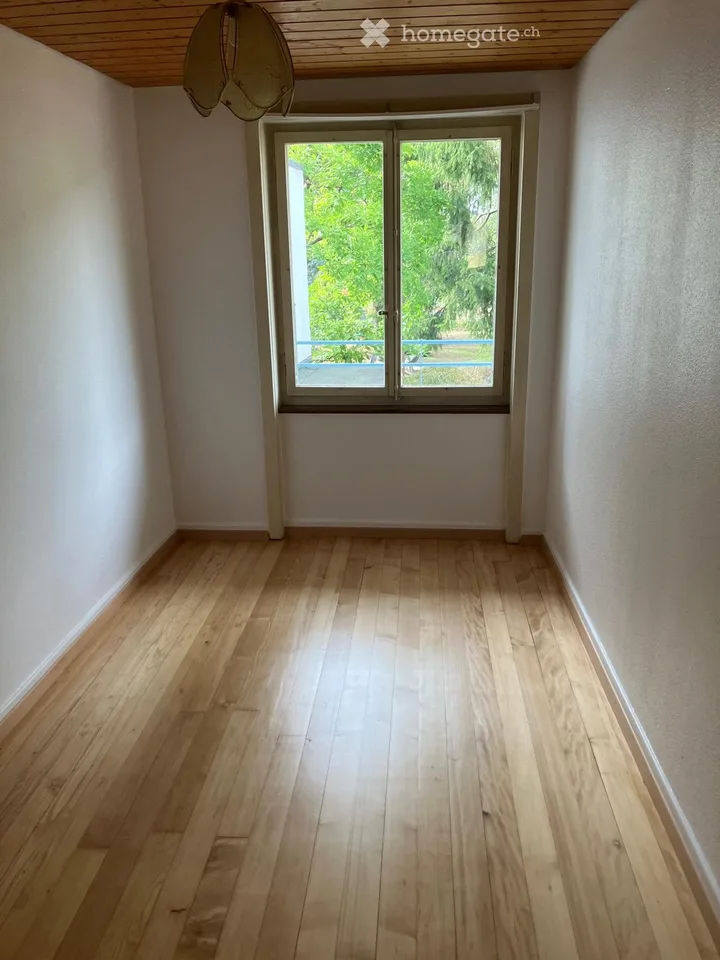 Charaktervolle 4-Zimmer-Wohnung in Cornaux NE – sofort verfügbar