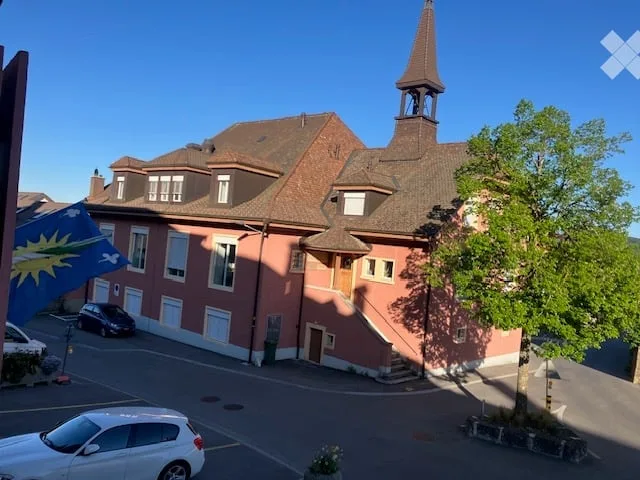 Charaktervolle 4-Zimmer-Wohnung in Cornaux NE – sofort verfügbar