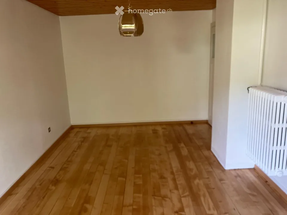 Charaktervolle 4-Zimmer-Wohnung in Cornaux NE – sofort verfügbar