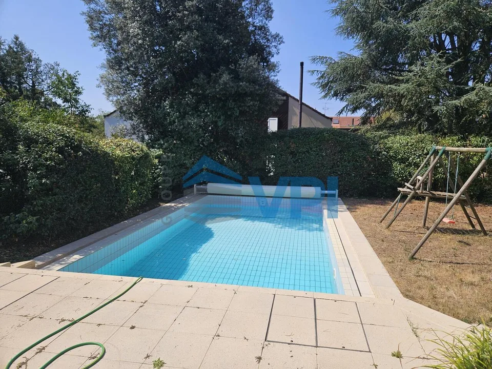Magnifique villa familiale rénovée avec piscine à Sezenove Bernex