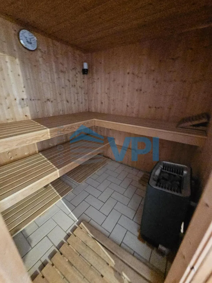 Magnifique villa familiale rénovée avec piscine à Sezenove Bernex