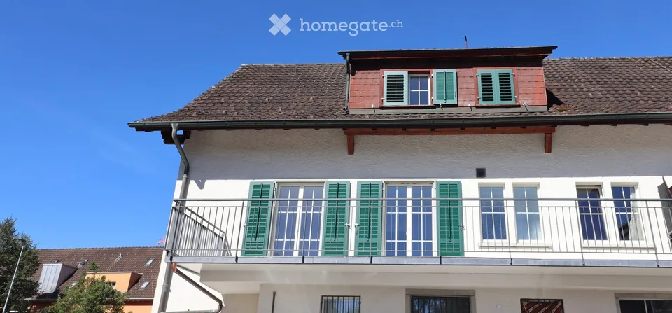 Large 4.5-room apartment (96.35 m2) with spacious balcony in Esslingen ZH / Egg for rent