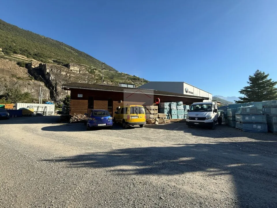 Capannone industriale + annesso con 3 box/garage/laboratorio in vendita in diritto di superficie a Saint-Léonard – foto 3 di 5