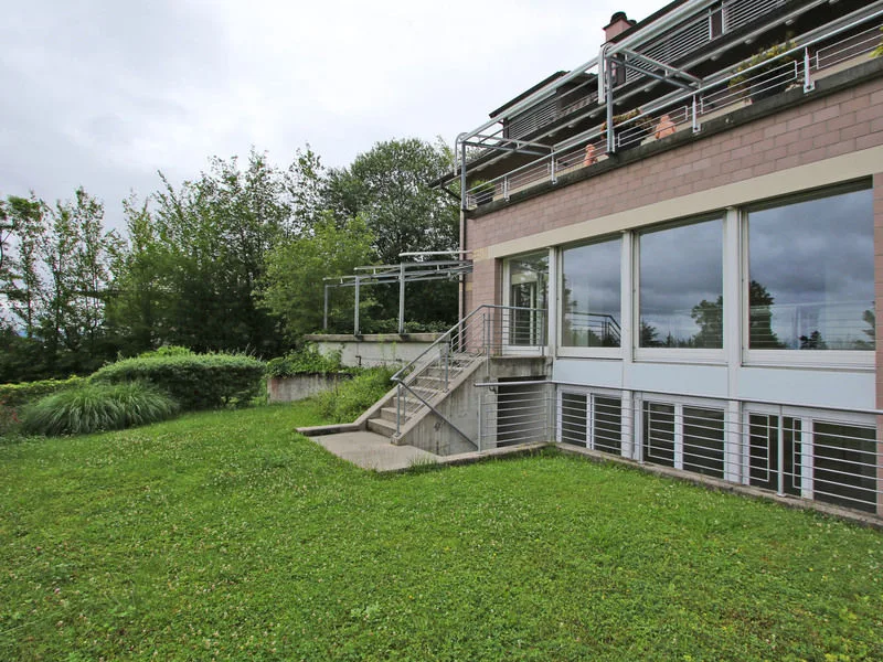 Exklusive 6.5-Zimmer-Wohnung auf zwei Ebenen mit Weitblick in Riehen
