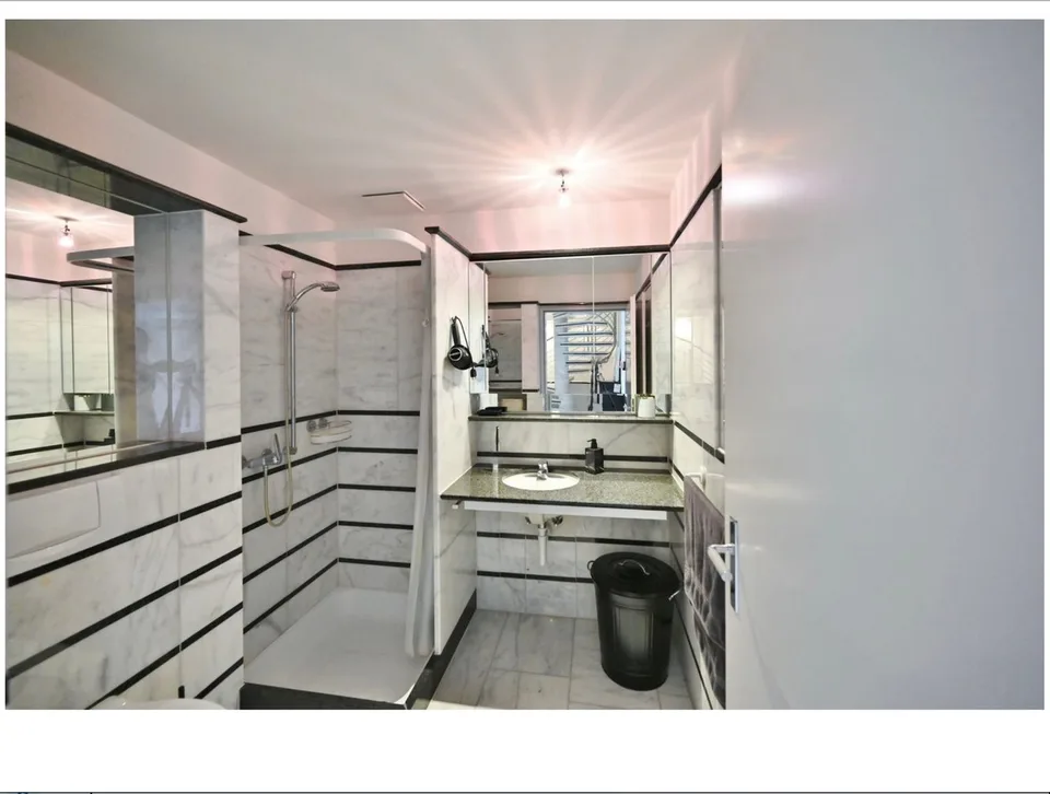 Exklusive 6.5-Zimmer-Wohnung auf zwei Ebenen mit Weitblick in Riehen