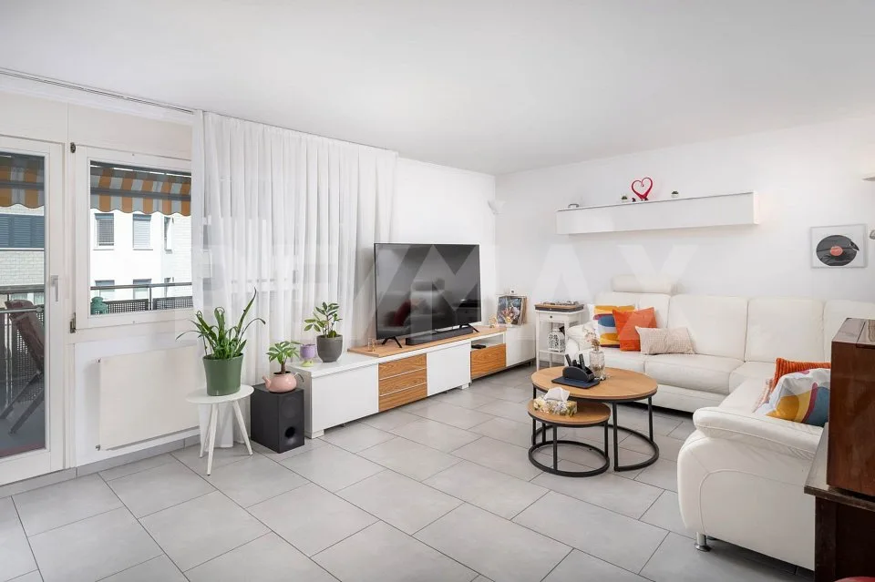 Appartamento 4.5 locali ben mantenuto con ampio balcone in vendita! – foto 5 di 14