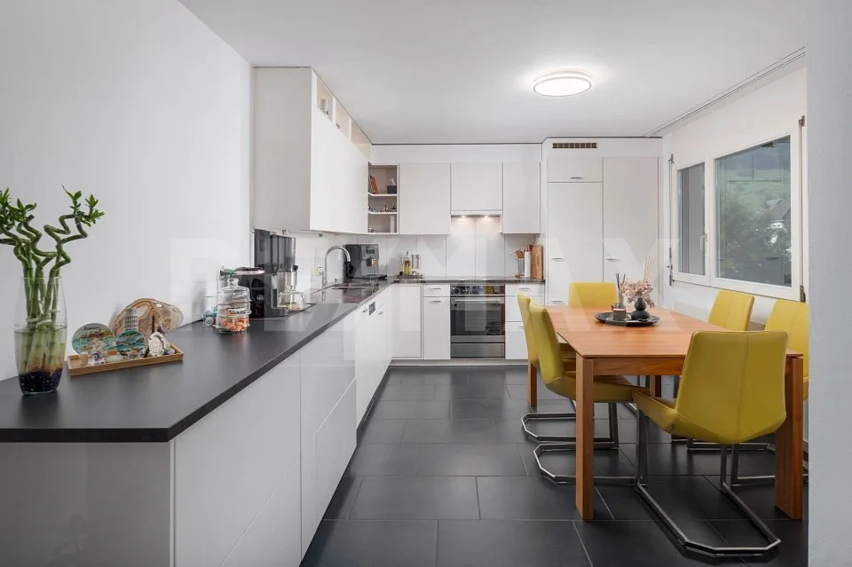 Appartamento 4.5 locali ben mantenuto con ampio balcone in vendita! – foto 8 di 14