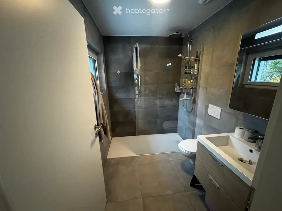 App. von 3,5 NEU in Vouvry, Terrasse 73m² & Privatlift