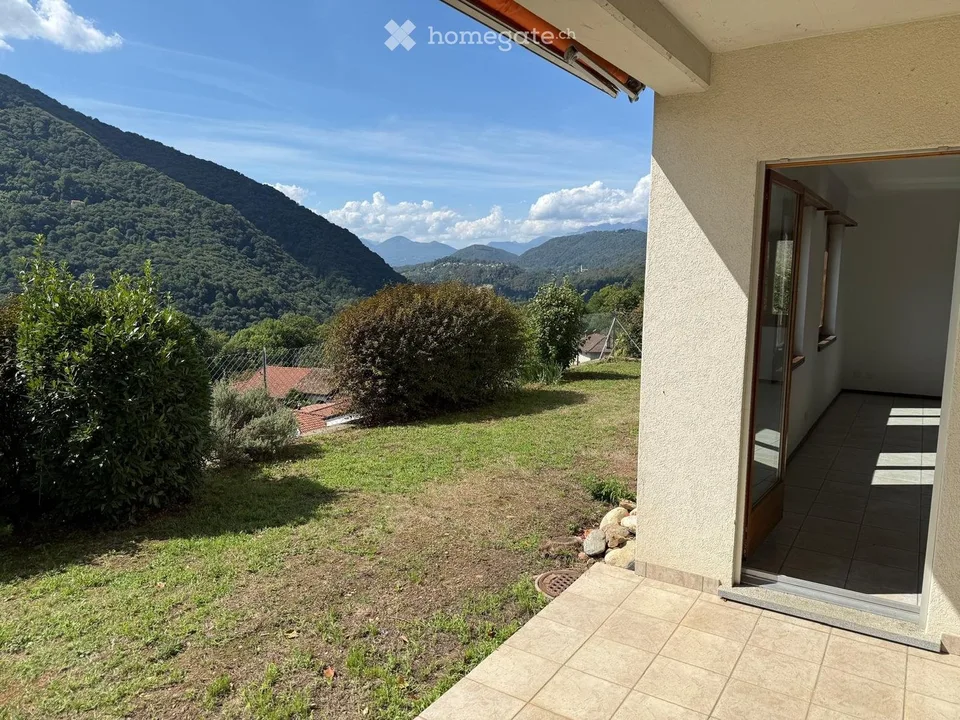 Bellissimo appartamento di 2 locali con giardino a Purasca