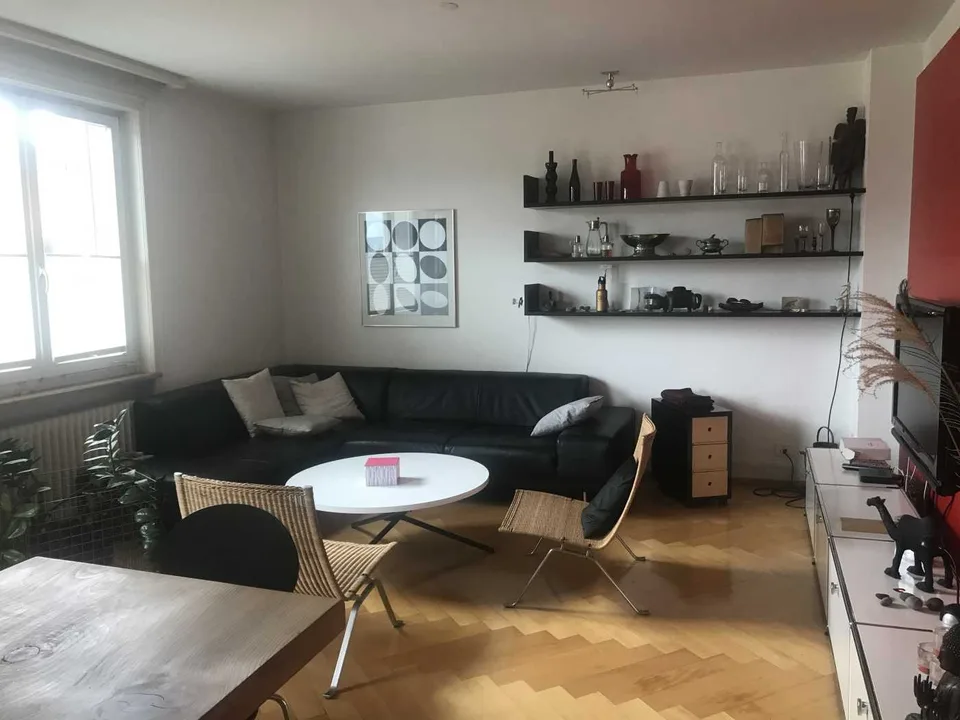 Ruhige, helle Wohnung in Seenähe und an S-Bahn
