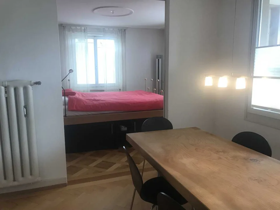 Ruhige, helle Wohnung in Seenähe und an S-Bahn
