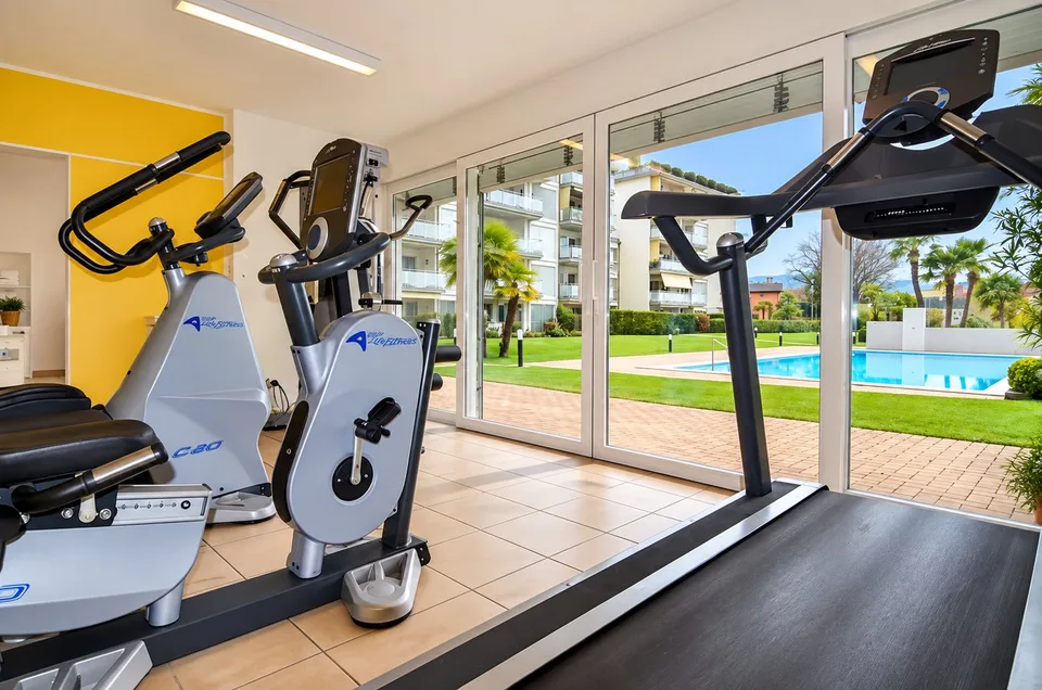 3 Zimmer mit großer Terrasse, Pool, Fitnessraum und Wellnessbereich – Foto 8 von 13