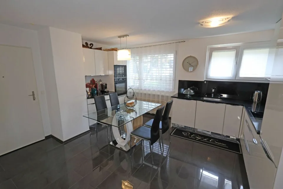 Well-maintained, charming 3.5 room garden apartment – photo 3 of 10