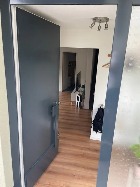 Appartement 3.5 pièces au rez-de-chaussée à Sins – grand espace de séjour dans un endroit calme (avec place de parking)