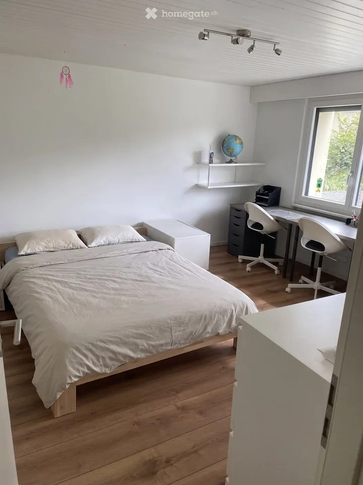 Appartement 3.5 pièces au rez-de-chaussée à Sins – grand espace de séjour dans un endroit calme (avec place de parking)